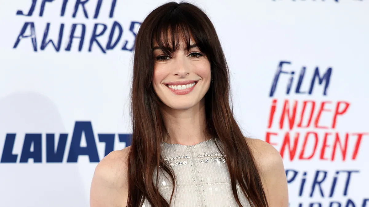 anne hathaway short hair style