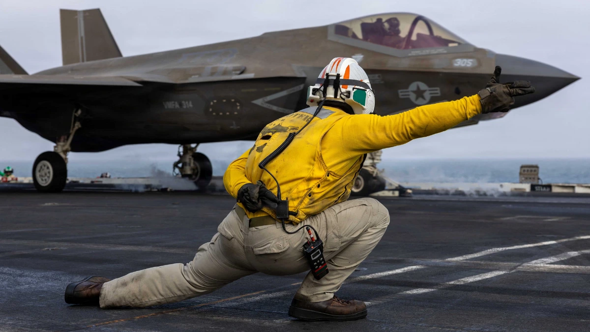 steam catapults on aircraft carriers